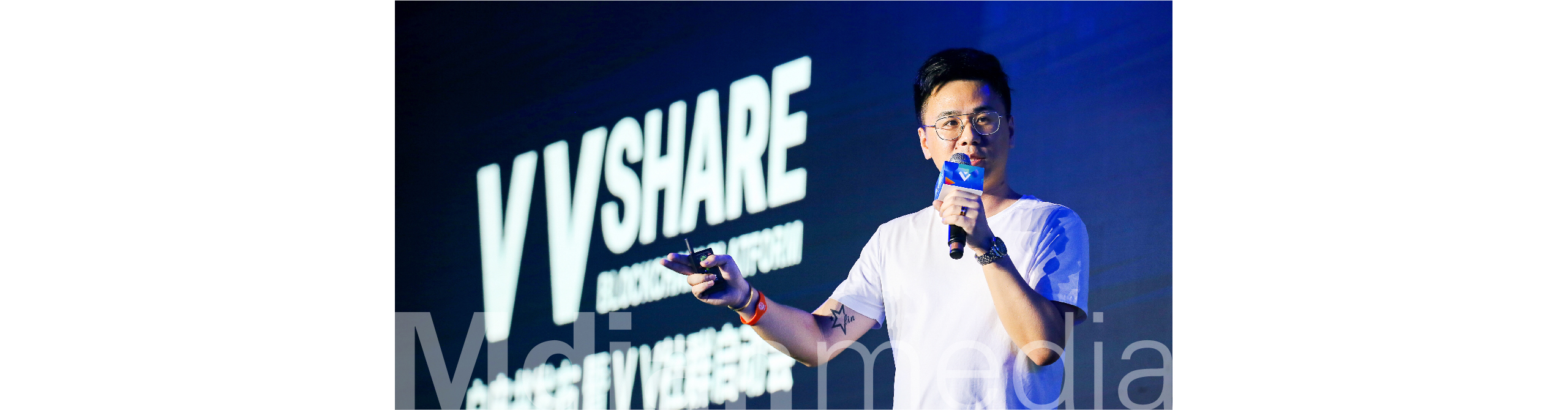 V V share-02.jpg